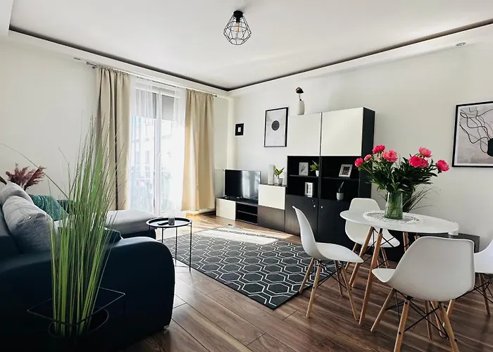 Centrum 2-bedroom * צ'סטוצ'ובה